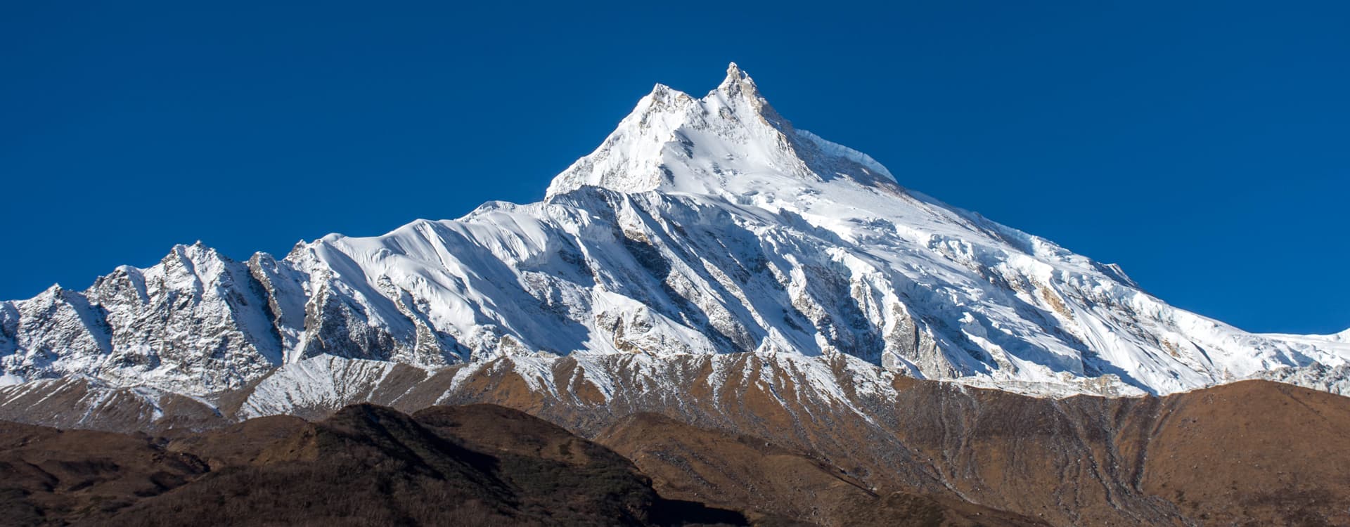 trekking in manaslu